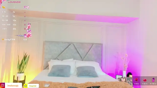 AlannaJoness stripchat live cam model