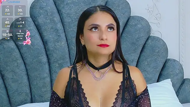 Valentina-Ferrer- stripchat live cam model
