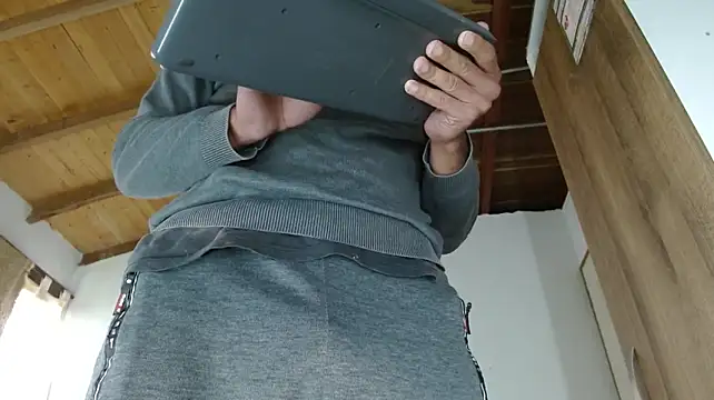 JohanyLatino stripchat live cam model