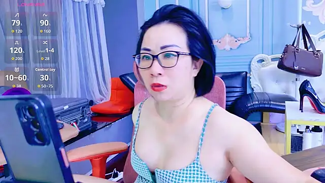 LucianaMe stripchat live cam model