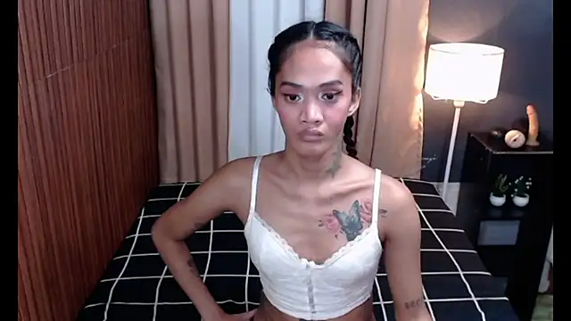 yoursexyyassy stripchat live cam model