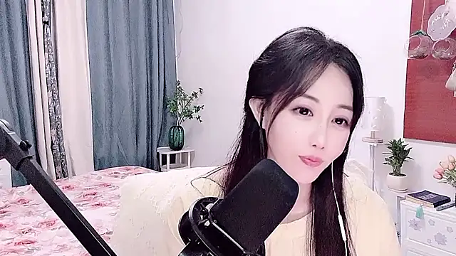 Laura_520 stripchat live cam model