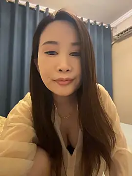 xiaoyan-888 stripchat live cam model