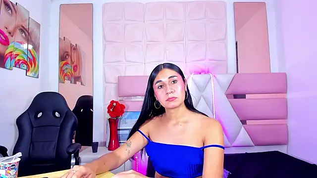 MahiaraHot stripchat live cam model