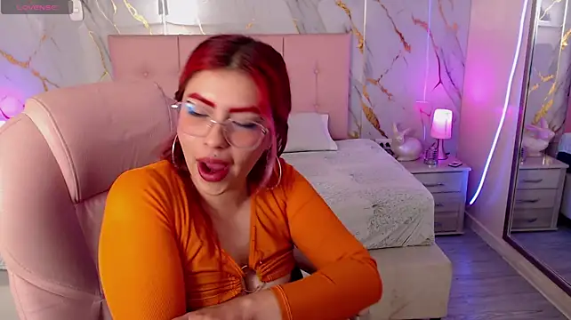 LilMoon_ stripchat live cam model