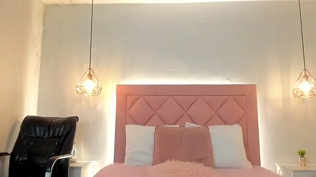 CharlotteCooper_ stripchat live cam model