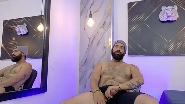 theronnyone stripchat live cam model