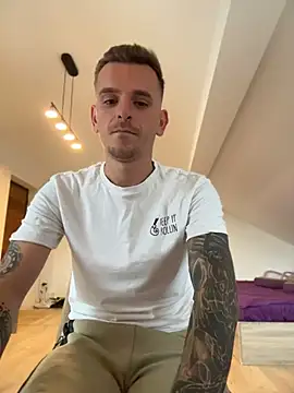 Huge_cock22cm stripchat live cam model