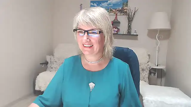 FleurMays stripchat live cam model