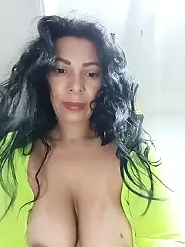 DaphneRosses stripchat live cam model