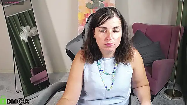 MartaEdams stripchat live cam model