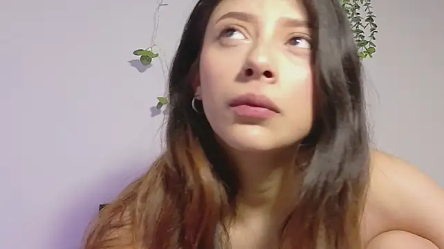Adrianna5_ stripchat live cam model