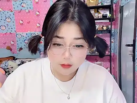 Nhanlu009 stripchat live cam model