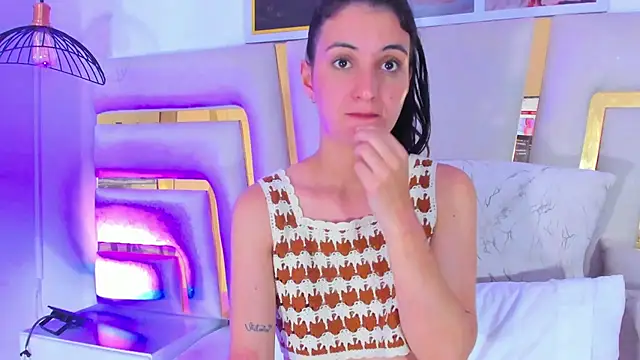 Emy-Ferrer stripchat live cam model