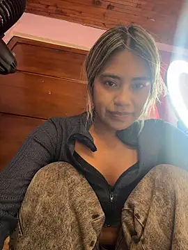 Kimmiebellarie stripchat live cam model