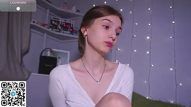 OpsiBoobsi stripchat live cam model