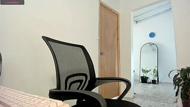 karenarango stripchat live cam model
