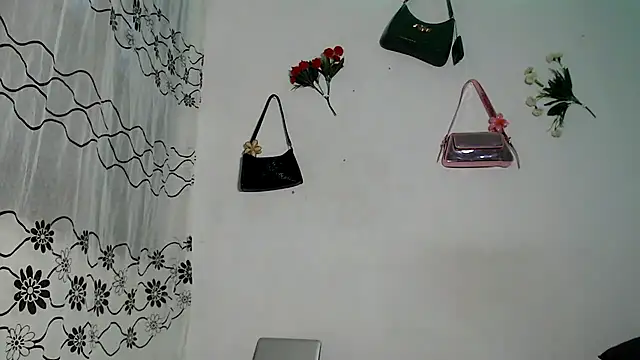 Barbianaa671 stripchat live cam model