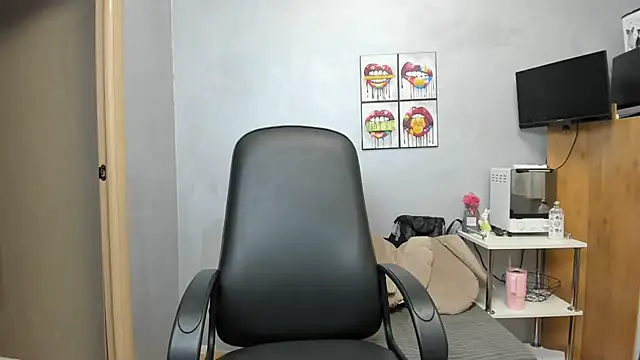 Linda_Mur stripchat live cam model