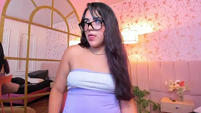 chloeferrer stripchat live cam model