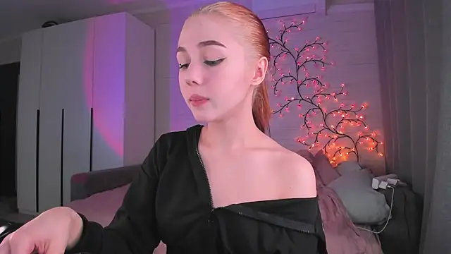 cute1yoga stripchat live cam model