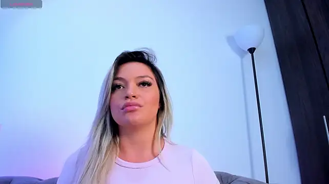 Mila_owens stripchat live cam model