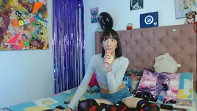 Sakura_and_yuki stripchat live cam model