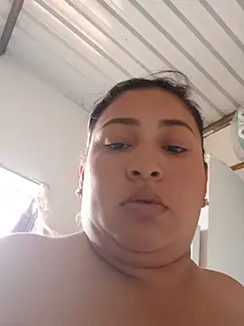 Hot_bella12 stripchat live cam model