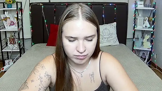 LauraHlot stripchat live cam model