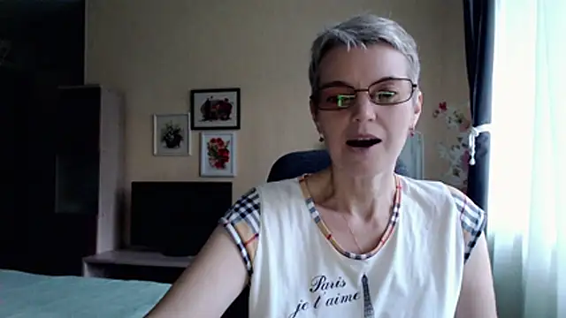 CutieErikaa stripchat live cam model