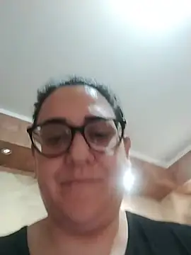 Dolcecurvy stripchat live cam model