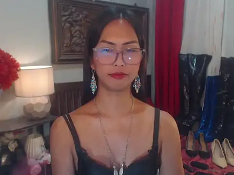 Nathalieheartt stripchat live cam model