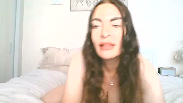 EllaKent stripchat live cam model