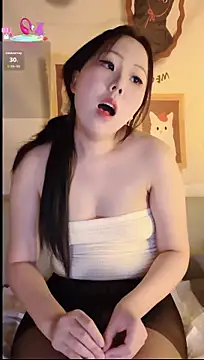 xiaoxiaoyuu- stripchat live cam model