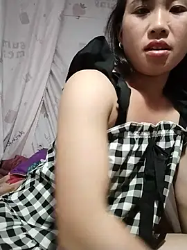 Yo-must stripchat live cam model
