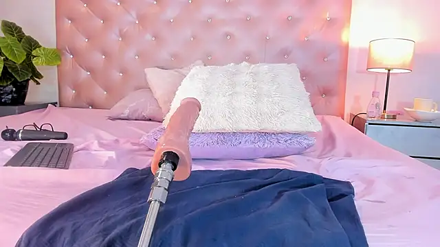 paulinasaeEnz stripchat live cam model