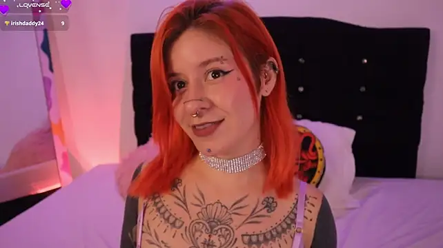 Daarlene stripchat live cam model
