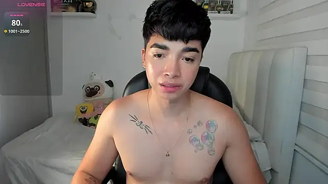 santy7v7 stripchat live cam model