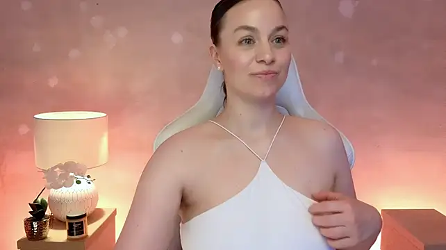 MilaFleur stripchat live cam model