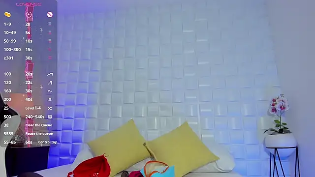 iris_torrez_ stripchat live cam model