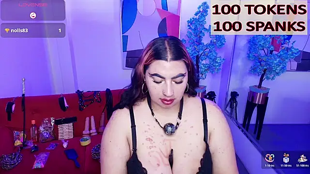 Raven_velmont stripchat live cam model