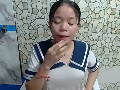 Sweet_Sarah69 stripchat live cam model