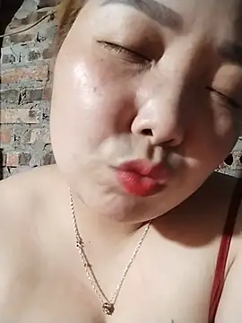 Tindraa1 stripchat live cam model
