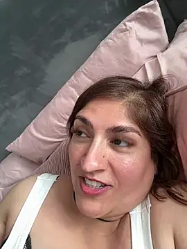 Spicy-Kareena stripchat live cam model