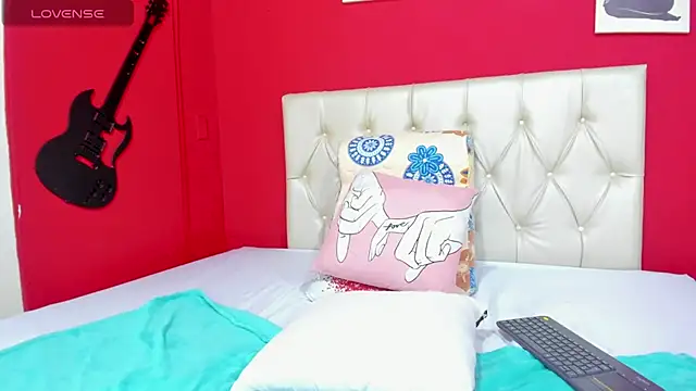 Rebecca_Milf stripchat live cam model