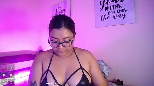 MeghanBurn stripchat live cam model