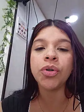 Layla-daring stripchat live cam model