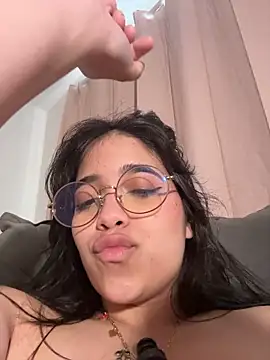 tati_reyess stripchat live cam model
