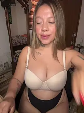 Bruja_lu stripchat live cam model