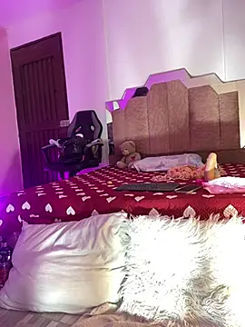 LoveQueen2 stripchat live cam model